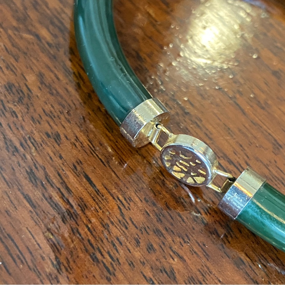 Elegant Green and Gold Women's Jewelry Set - Picture 3 of 9